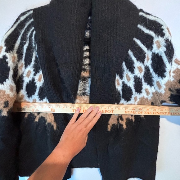 Banana Republic Open Front Cardigan Sweater – Black/Tan/White Patterned Knit (M) - Picture 3 of 13